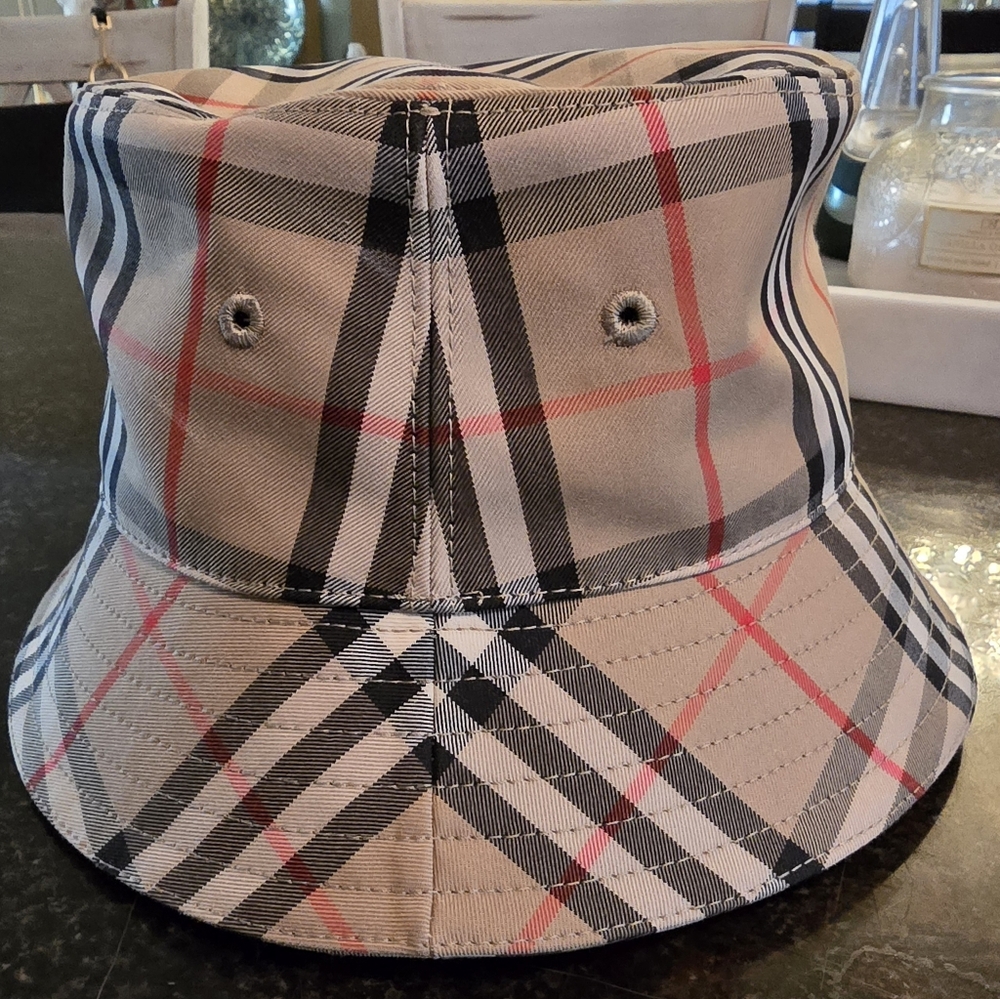 Burberry Beige Plaid Bucket Hat - Picture 7 of 7